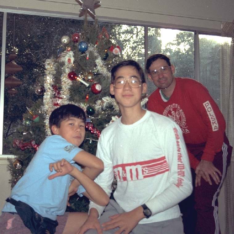Simon, Zachary & Chris at 521B Fort Baker / Christmas 1989