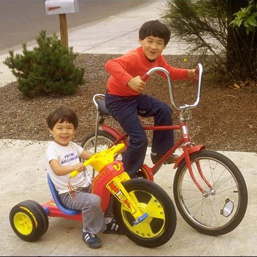 Simon & Zachary in driveway in Eugene in 1981