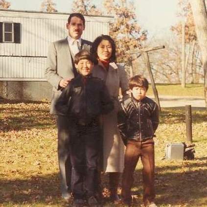 Family by Mauston trailer in 1985